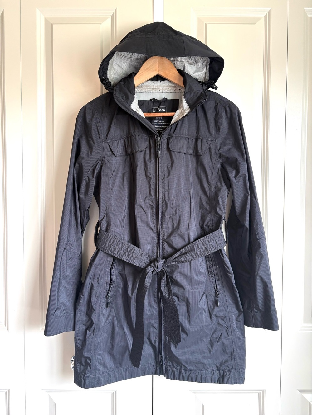 LL Bean Black Rain Jacket with Belt Removable Hood Double Zip Pockets Galore XS